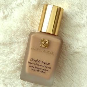 Estes launder double wear foundation